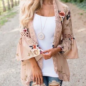 Beige Floral Kimono Size Small